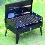 Grătar Portabil pentru Camping Tip Diplomat, cu Accesorii Incluse